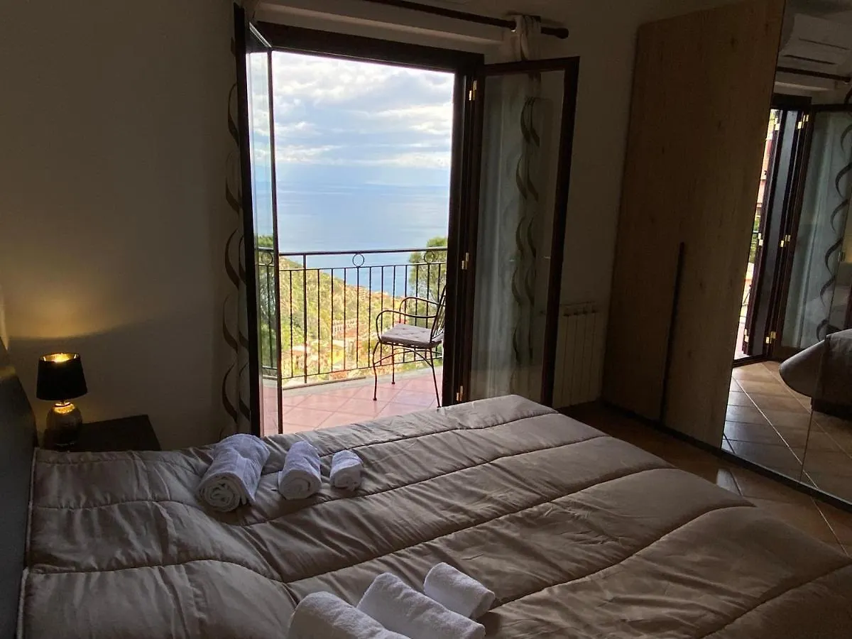 別荘 タオルミーナ Casa Pasiteaヴィラ イタリア